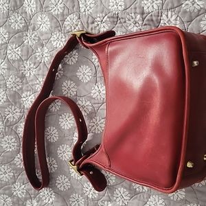 Classic Coach shoulder bag H1D-9966